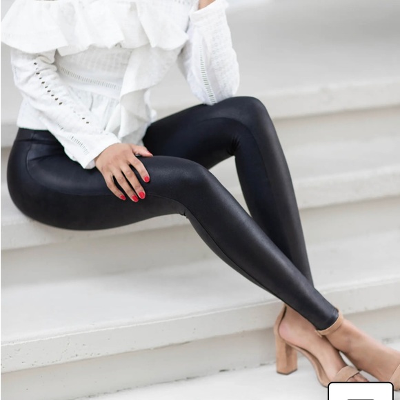 NWT Beautiful Best selling black Spanx Faux Leather Leggings - Picture 9 of 12